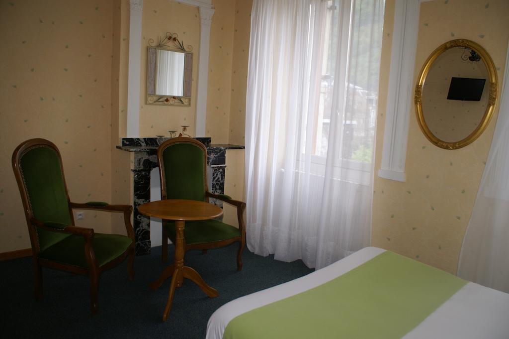 Hotel Celeste Bagneres-de-Luchon ห้อง รูปภาพ