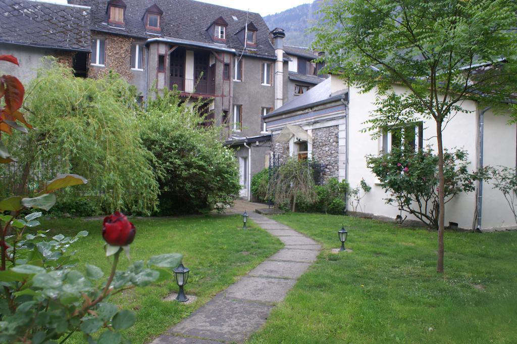 Hotel Celeste Bagneres-de-Luchon ภายนอก รูปภาพ