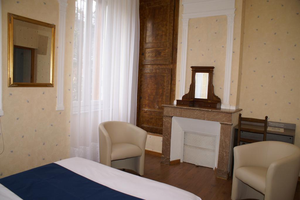 Hotel Celeste Bagneres-de-Luchon ห้อง รูปภาพ